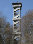 Bild vergrößert sich per Mausklick: Aussichtsturm auf der Ebersberger Ludwigshöhe