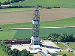 Bild vergrößert sich per Mausklick: Bohrturm - Kontinentale Tiefbohrung - Luftbildaufnahme